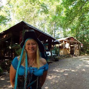 Meet your Posher, Pam